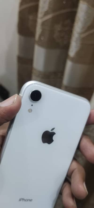 Apple iPhone XR