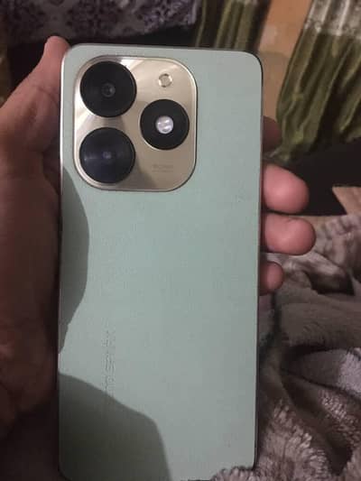 10 by 10 condition 8 /128 with charger and box