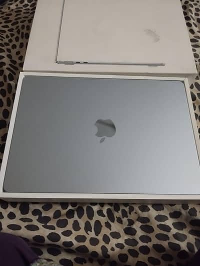 Macbook air M4 just like new in warranty