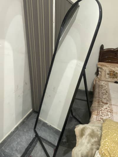 Standing mirror