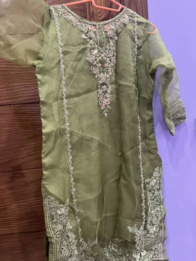 Brand new dress condition 10/10