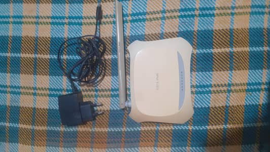 TP link 150 mbps router with adapter