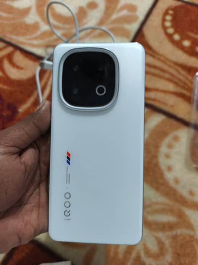 Iqoo 13 BMW edition 12/256 gb Snapdragon 8 elite processor