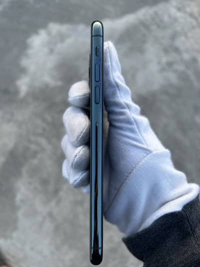 Iphone 11 pro max midnight green 256gb FU used with care