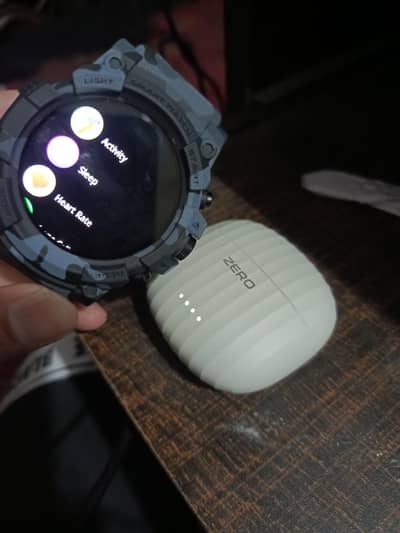 zero navigator smart watch with zero ear buds