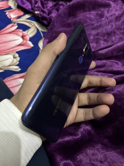 Oppo cell f11 model