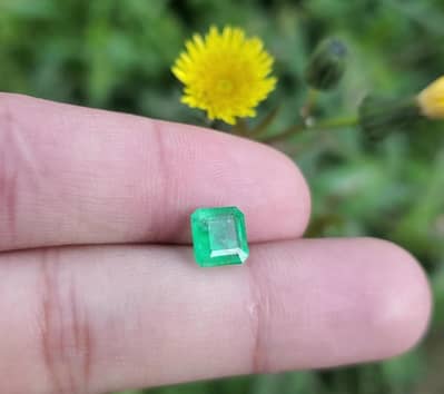 Natural Swat Emereld