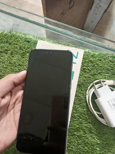 inf note 12 8/128.8/10condition with org charger and box