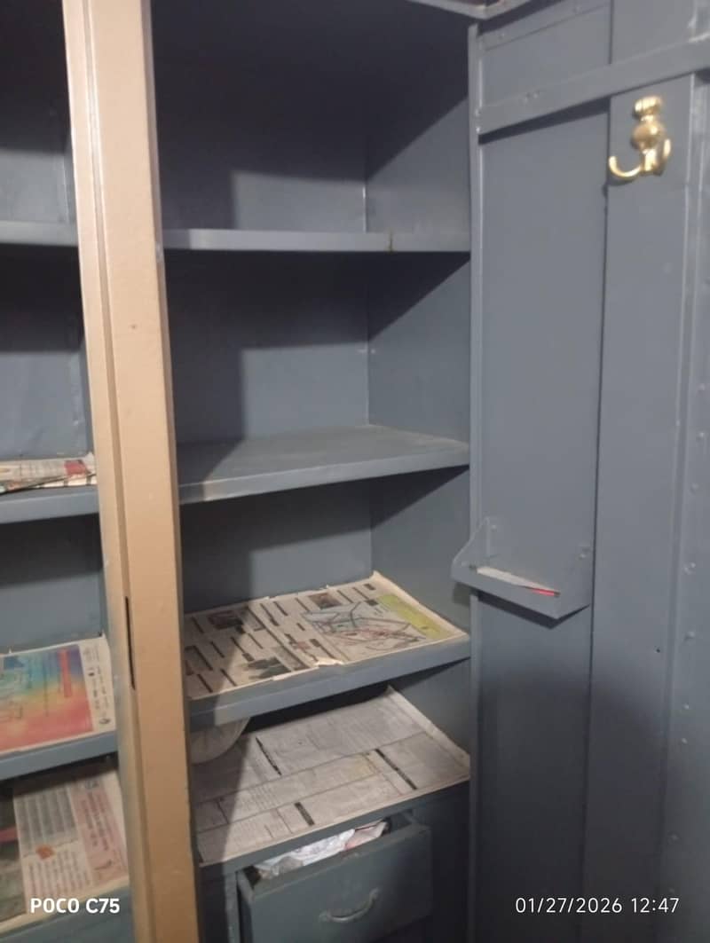 ALMARI الماری 4