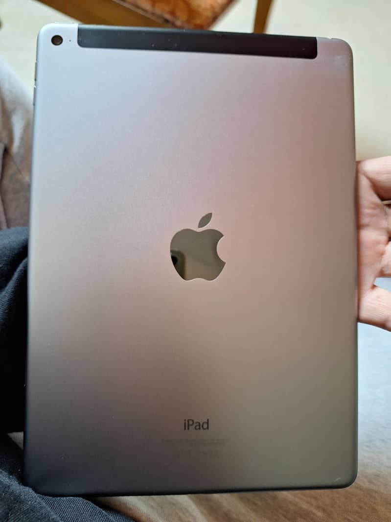 iPad (Apple) Model 1127 0