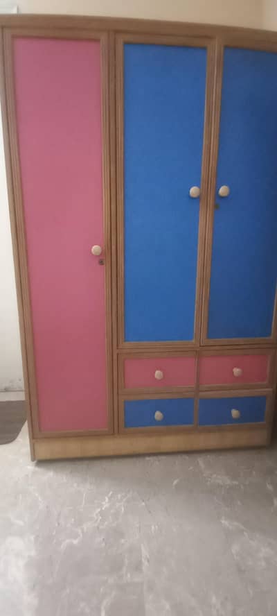 bed set available (urgent sale!!)