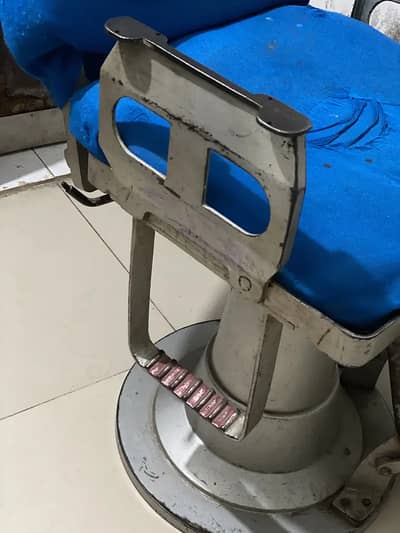 2 pairs of iron chairs +92 336 3342068
