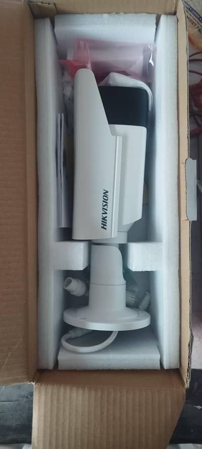 2 New camera's ( 2 NVR  )  ( 1 DVR ) ARGENT SALE