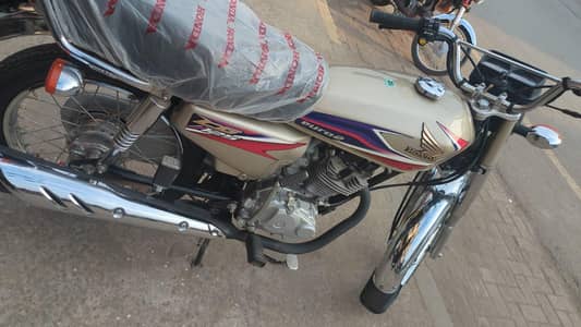 *03266815842*Honda bike 125cc