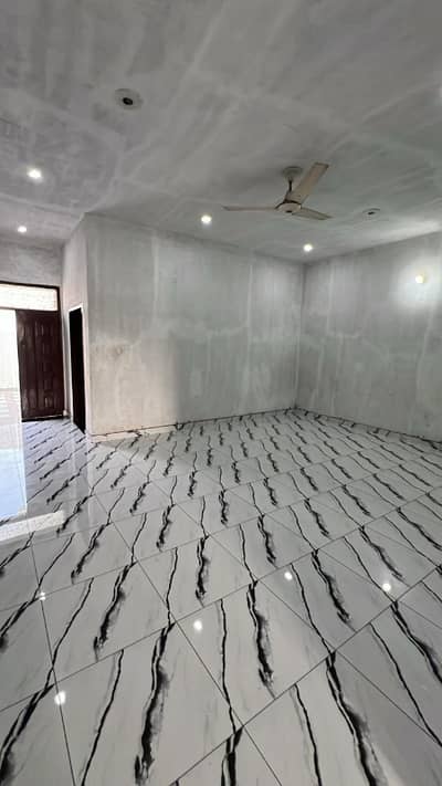 Highly-Desirable 11 Marla Upper Portion Available In Madina Town