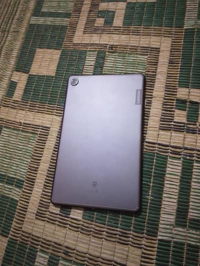 Lenovo tab m8