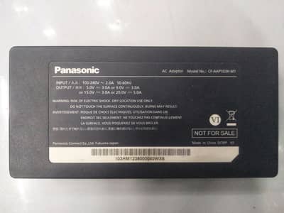 Panasonic 100 watt C to C Universal Charger.