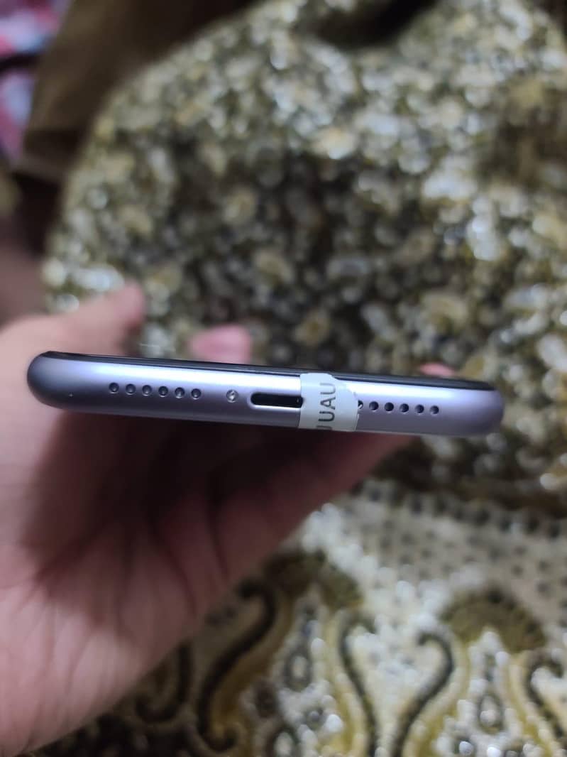 IPHONE 11 2