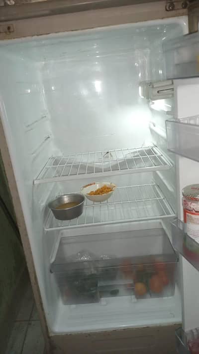 behtreen fridge he 0307 2547168(fatima)