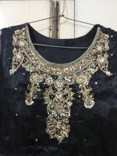 black Tali maxsi for sale with truzer and duhpata condition 10/10 ha