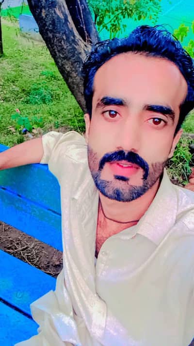 mujy driver ki Job chahye I need a urgent job 03345819703