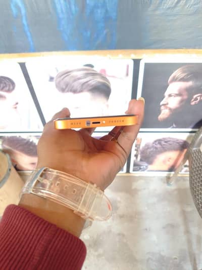 iphone XR. C. iphone 17 pro