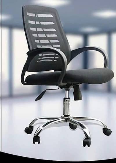 Desk Chair with black color and metal base, adjustable