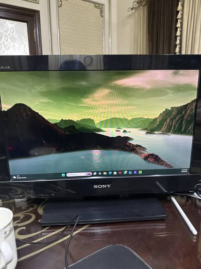 Sony bravia tv around 22-23 inch