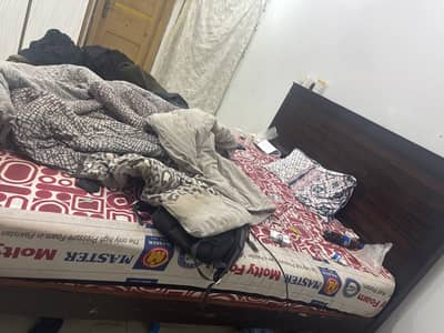 Master size bed Along with 20 inches mattress