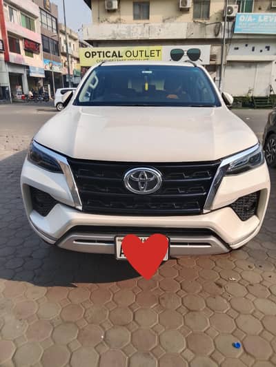 Toyota fortuner V 2022