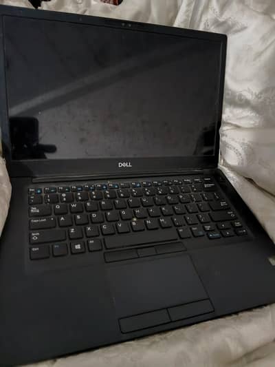 [i5 7th gen] dell touch laptop [ 8/256 gb ] [ 128 mb graphics]