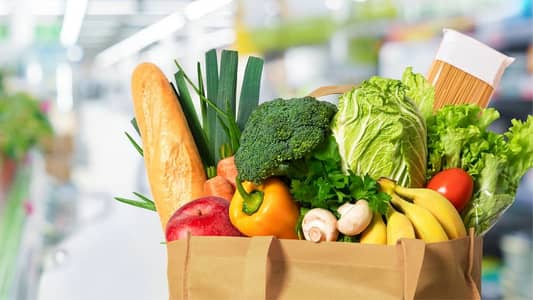 تازہ سبزیاں اور پھل دستیاب ہیں