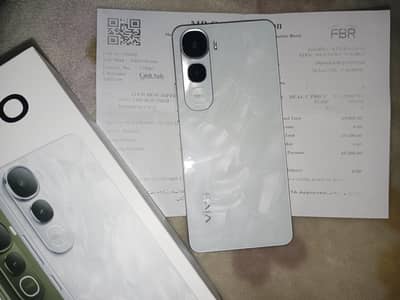 Vivo Y400 8/256 1 day used only everything untouched