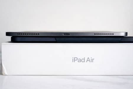 iPad Air 11-inch (M3) – 128GB – Complete Box
