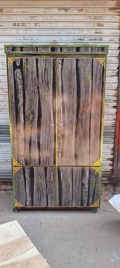 8×4 2 door Almari jis color main bolo gaye mil jaye gii