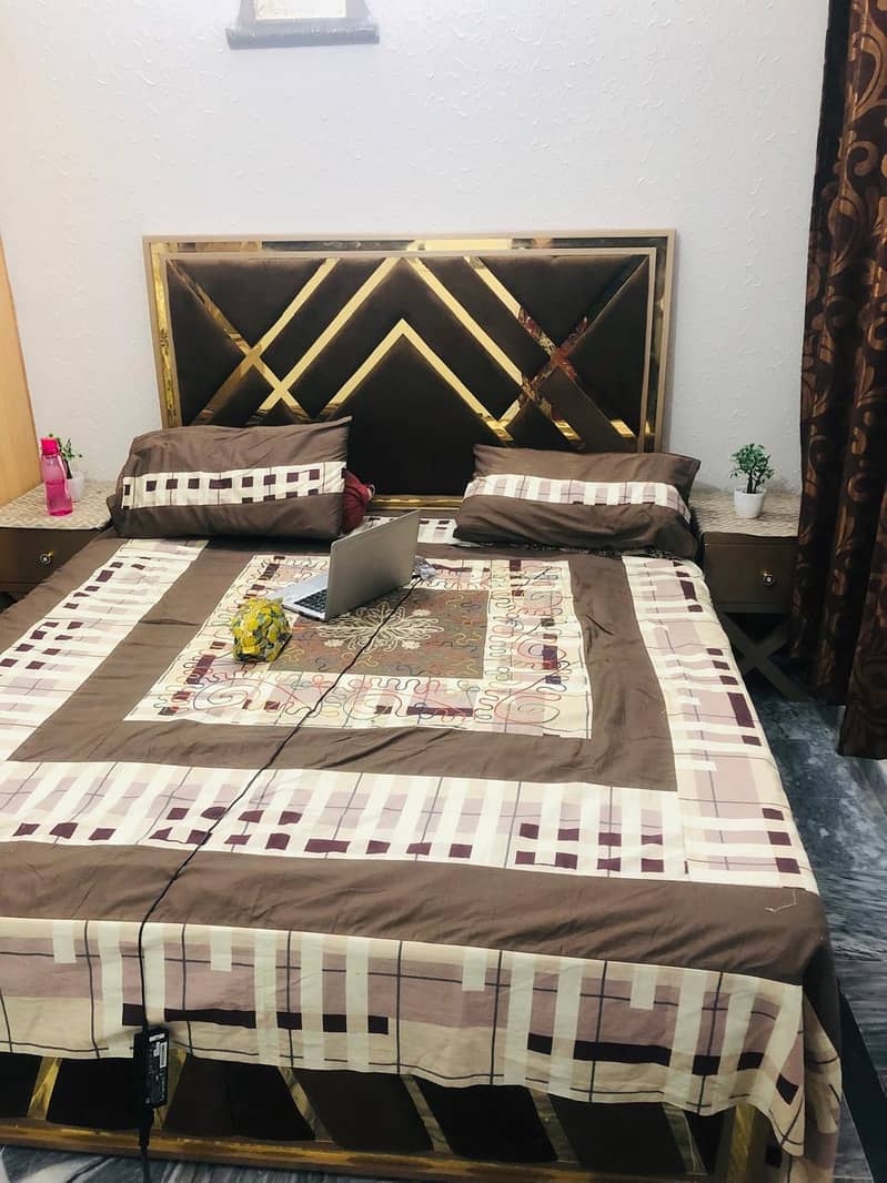 double bed with dressing 0