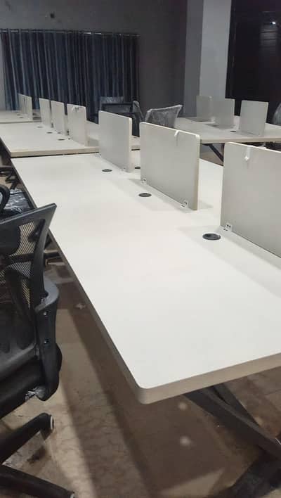 5 EMPLOYEE TABLE WITH WIRING AND BOARDS AVAILABLE FOR SALE IN WAPDA