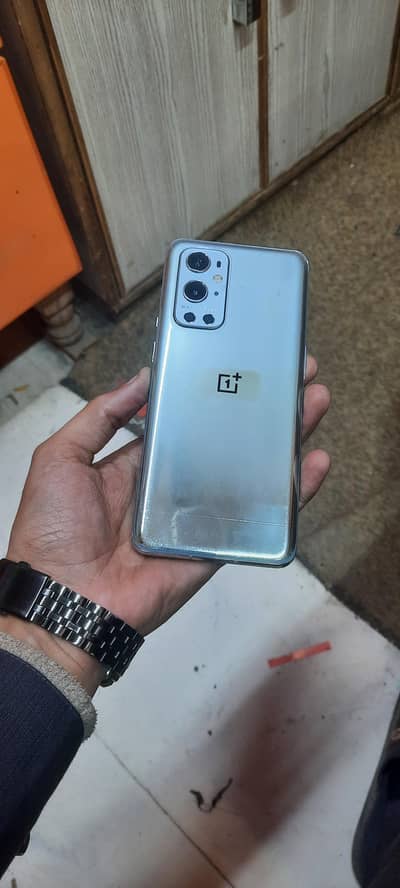 ONEPLUS 9 PRO available in good condition Lines in display 12gb 256gb