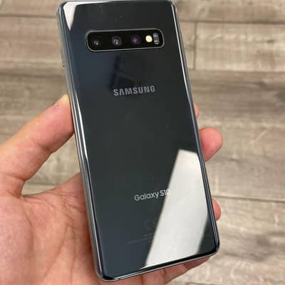 SAMSUNG S10 + BOX  . :MINT CONDITION: