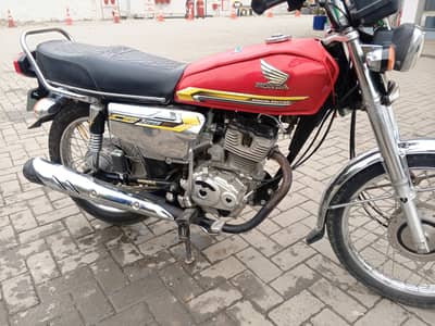 Government employee used Honda CG125 201/23 Punjab number