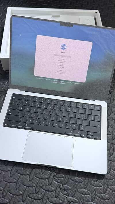 Apple MacBook Pro M5 - 16GB RAM, 512GB SSD - Unused, Open Box