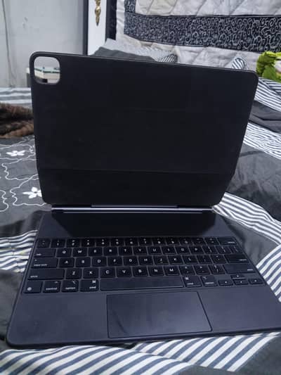 Apple magic keyboard 12.9