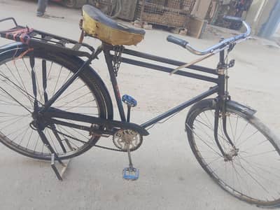 Well-Maintained Gear Cycle for Sale – Smooth Ride