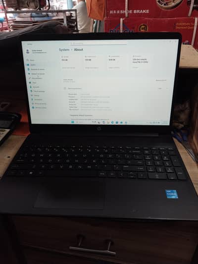 HP 15s I3 12th gen 8gb 256ssd