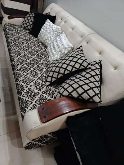 sofa set + Sethi +table