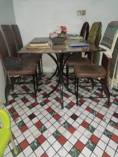 Argent Dining table For Sell