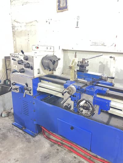 Pinacho Lathe Machine