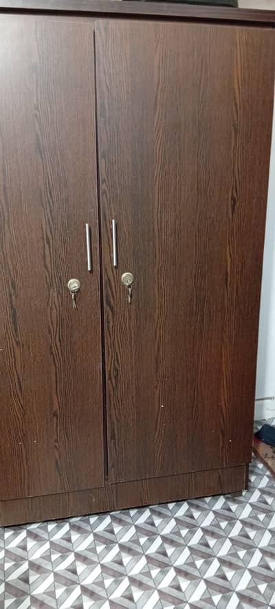 Wardrobe in best condition Urgent sell delivery available