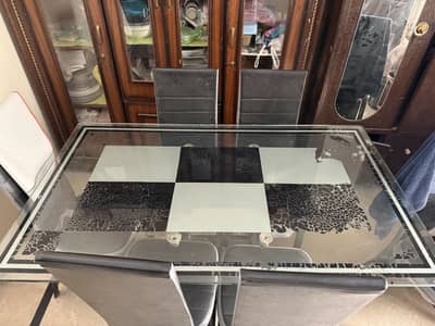 Dining table for sale