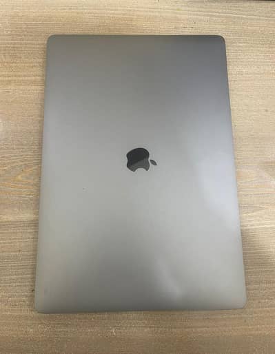 Apple leptop for urgent sale